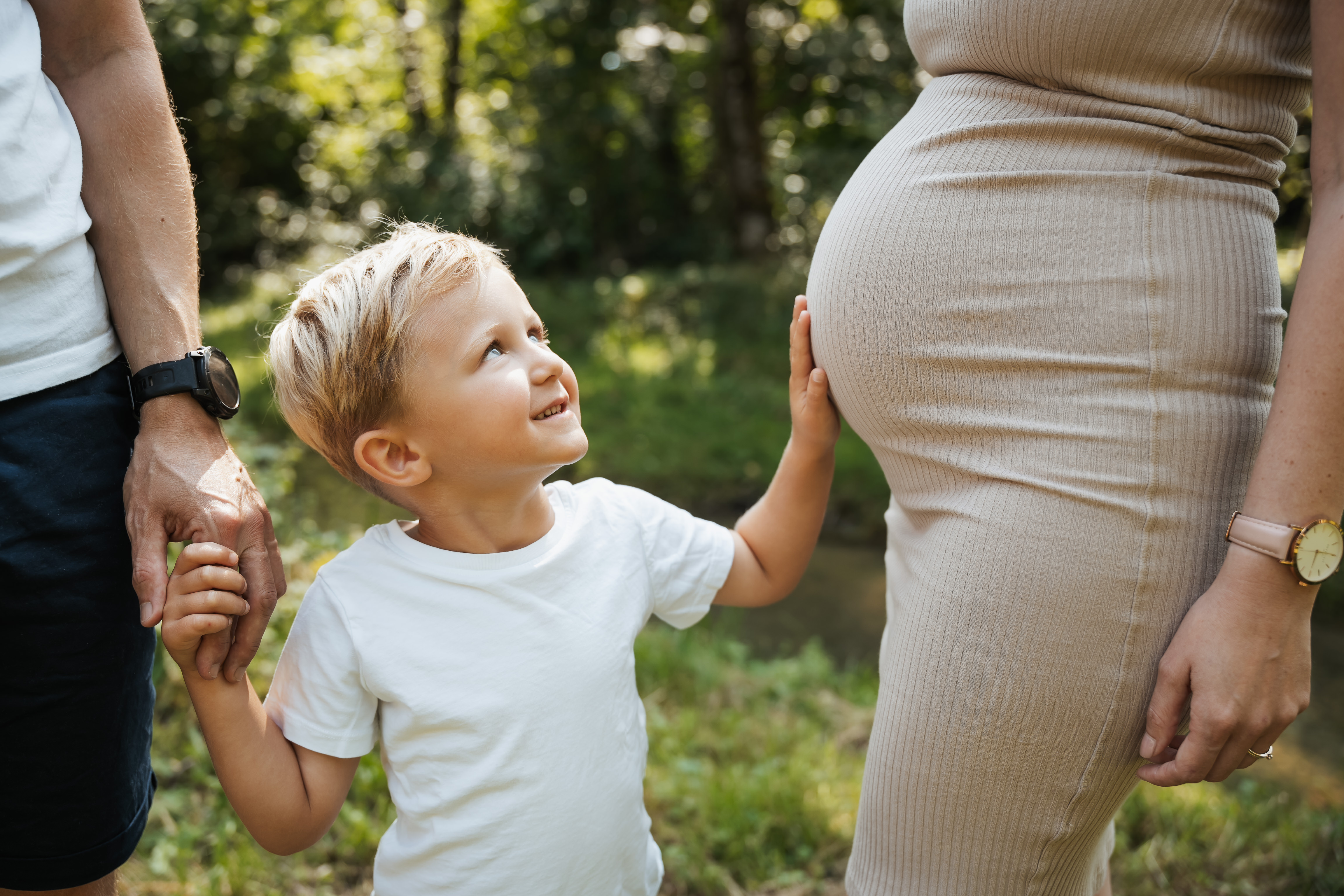 Babybauchshooting im Wald